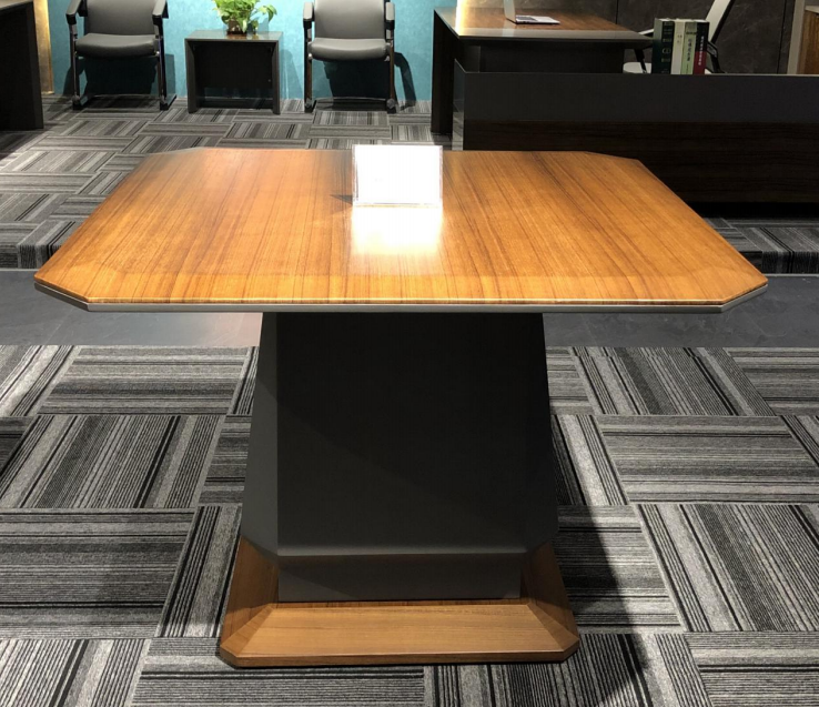 LEVIN Square table